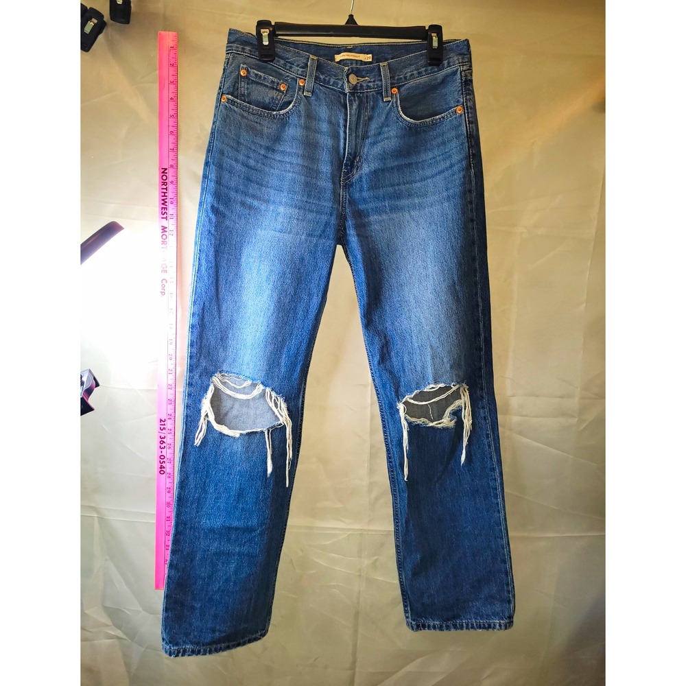 Levi's Women's Blue Medium Wash Denim Straight Jeans, Low Rise, 5-Pocket Logo